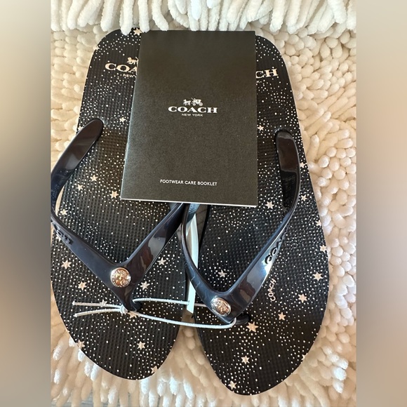 Coach Women FlipFlop - Picture 2 of 5
